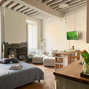 Apartment Lovely Nest In Centro, Parma